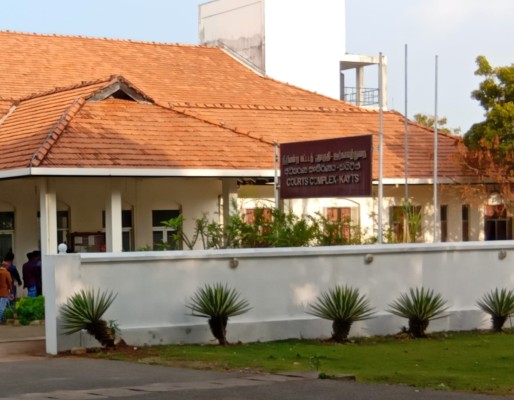 மாணவிகளை சமூக ஊடகத்தில்  அவதூறு பரப்பிய மாணவன்  14 நாள் சிறுவர் காப்பகத்தில்  தடுத்துவைக்க ஊர்காவற்றுறை  நீதிவான் உத்தரவு! 